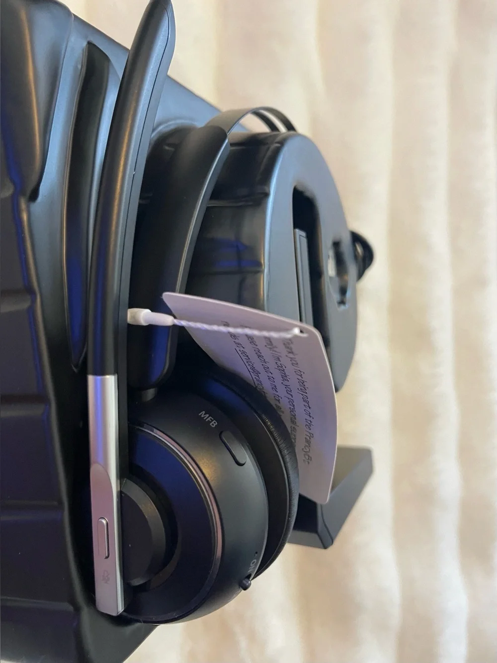 PrancyBt KH122M Wireless Mono Headset W/ Microphone and Charging Base.